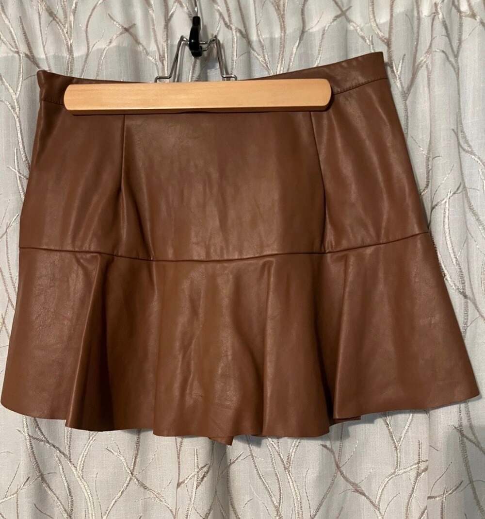 DO+BE Brown Faux Leather Ruffled Skort Style Y18903 - Picture 2 of 7